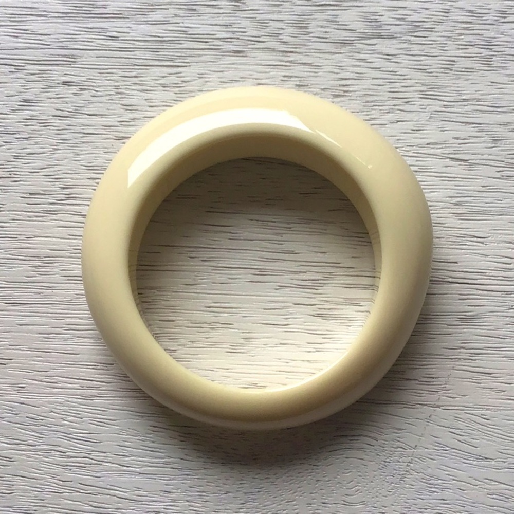 IRIS X INC Acrylic Oblong Slip-on Bangle Bracelet